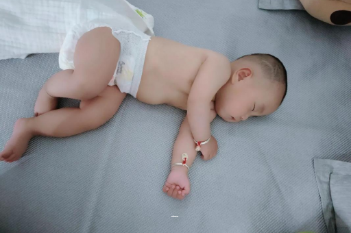 郯城宝宝总是摇头怎么回事